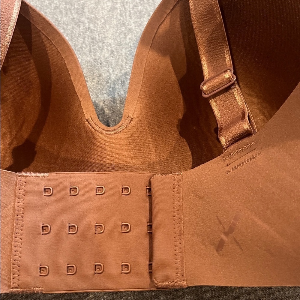 Knix WingWoman contour bra 30F, color is Sola. - Picture 3 of 8